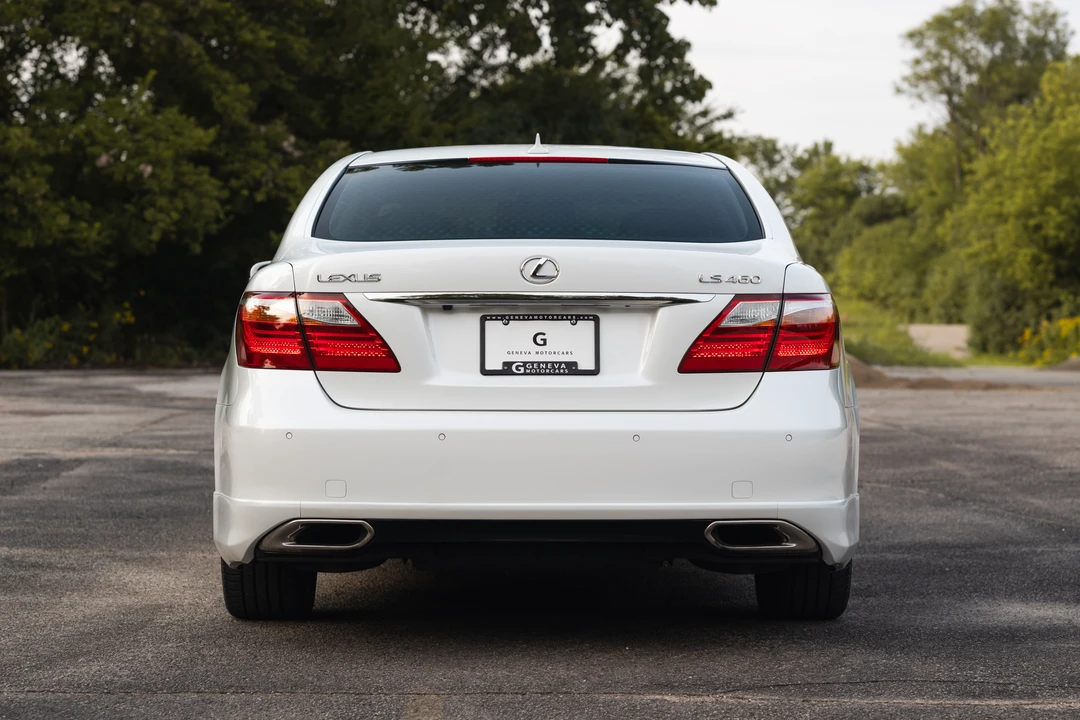 2010 Lexus LS 4th Gen - Image 17 of 31