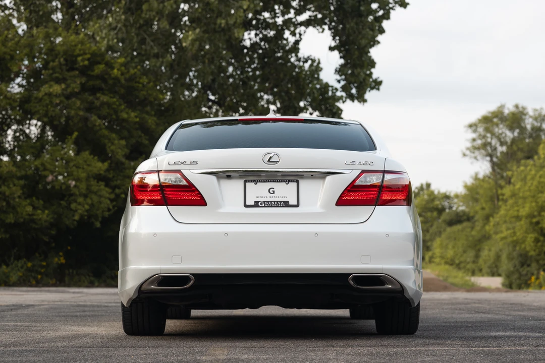 2010 Lexus LS 4th Gen - Image 18 of 31