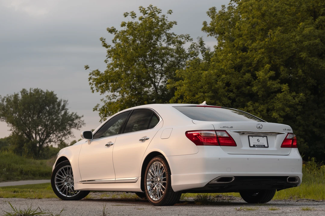 2010 Lexus LS 4th Gen - Image 6 of 31