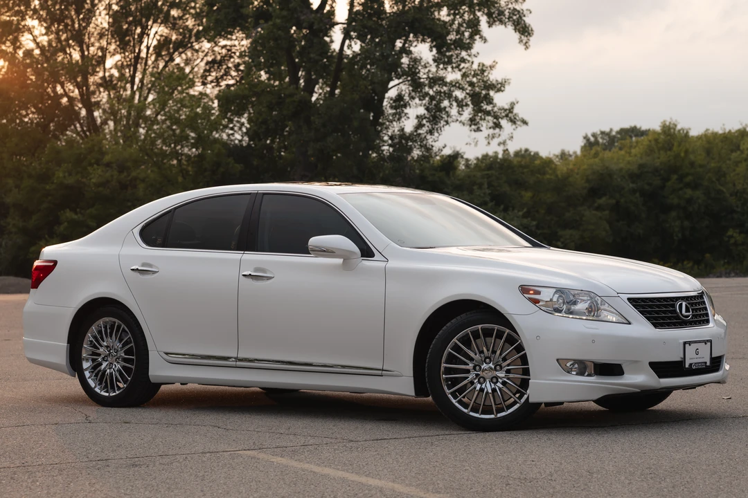 2010 Lexus LS 4th Gen - Image 26 of 31