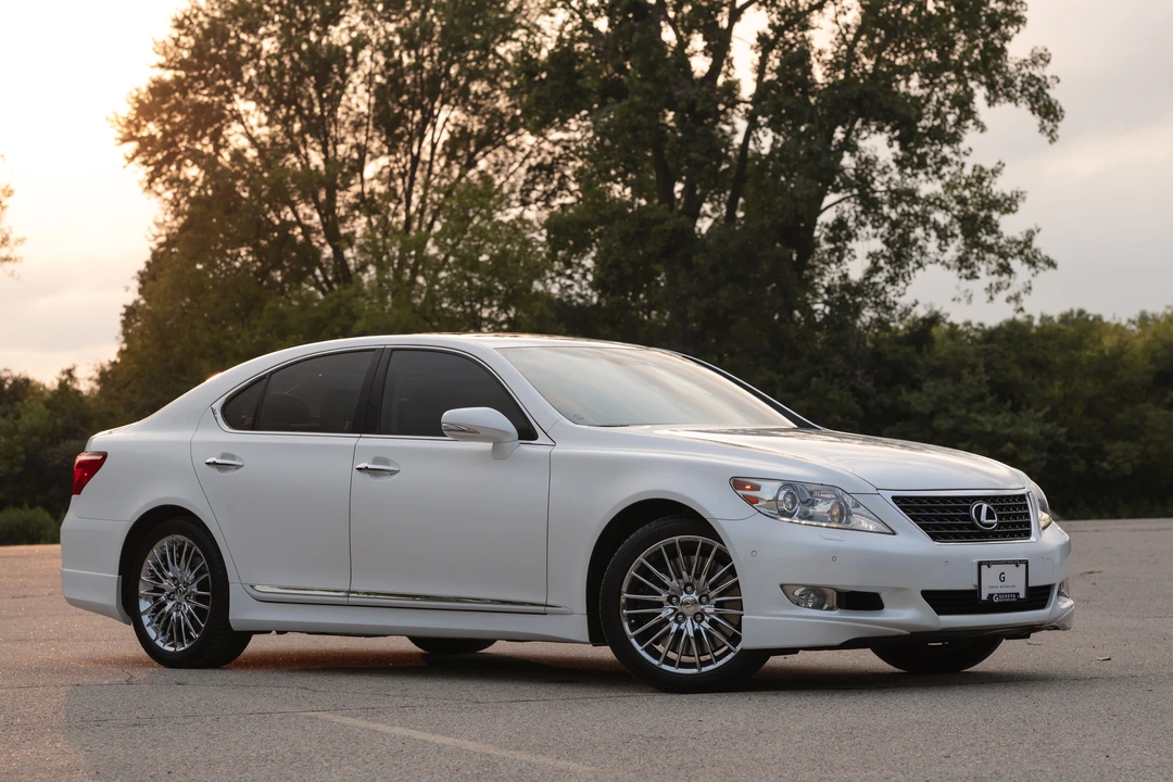 2010 Lexus LS 4th Gen - Image 27 of 31