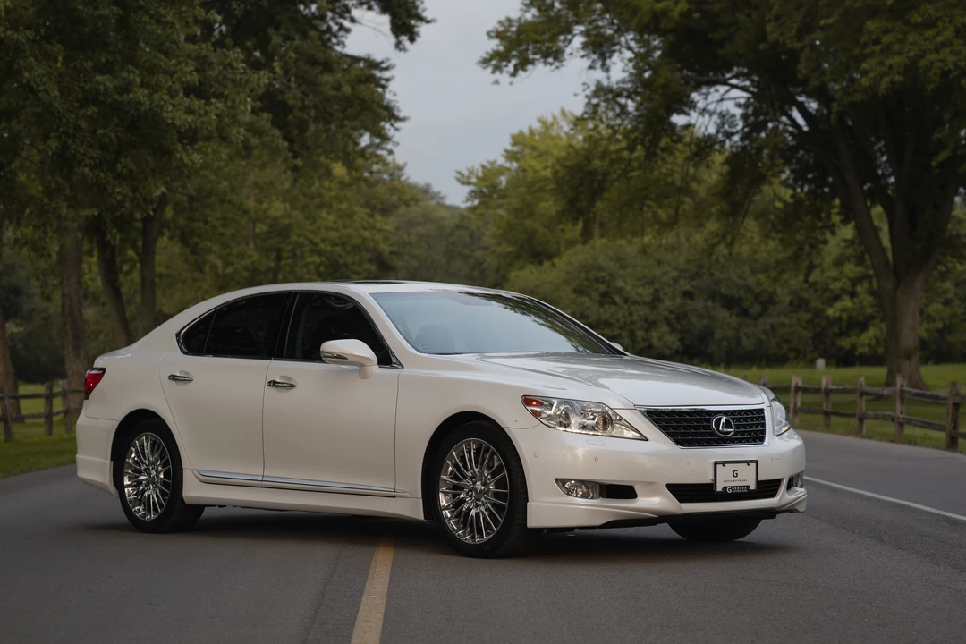 2010 Lexus LS 4th Gen - Image 11 of 31