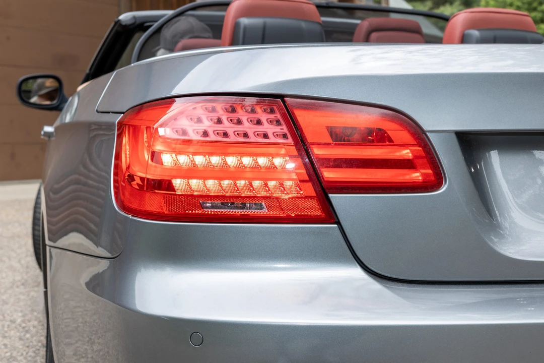 2011 BMW E93 335i Convertible - Image 23 of 31