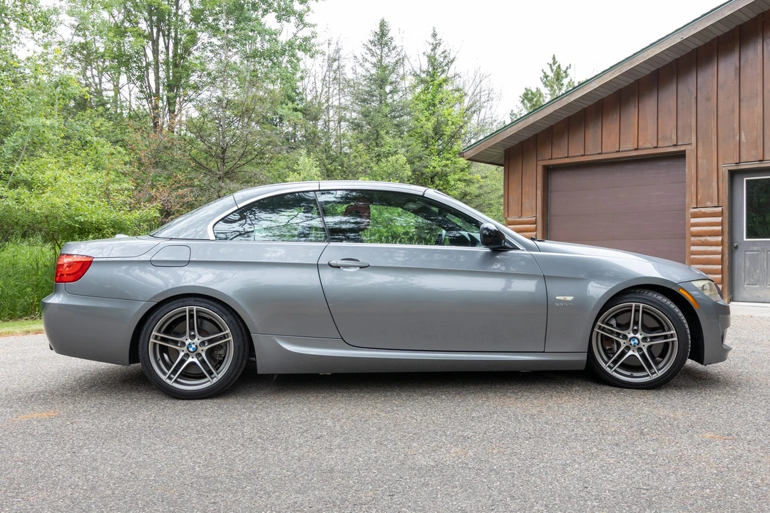 2011 BMW E93 335i Convertible - Image 9 of 31