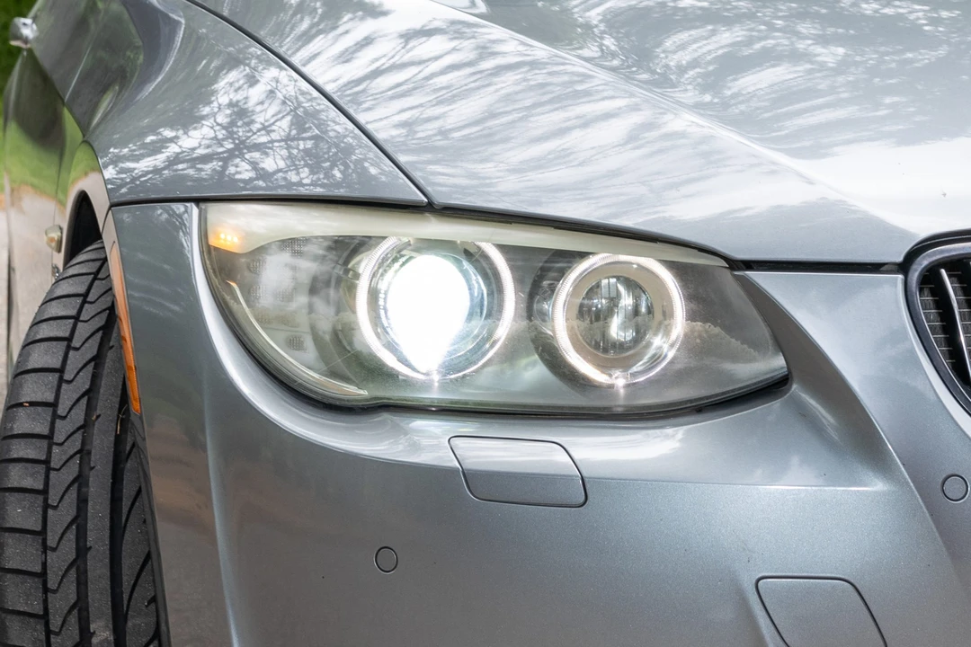 2011 BMW E93 335i Convertible - Image 21 of 31