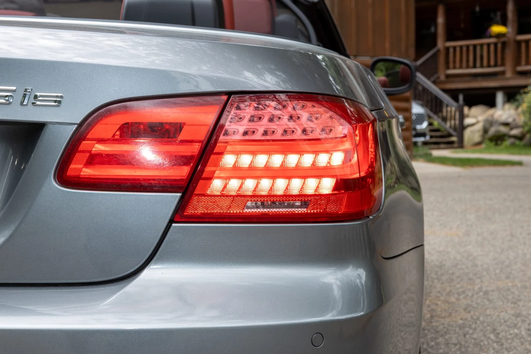 2011 BMW E93 335i Convertible - Image 24 of 31
