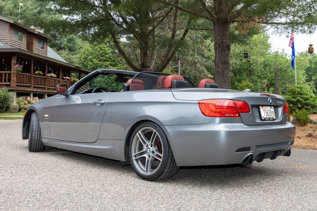 2011 BMW E93 335i Convertible - Image 13 of 31