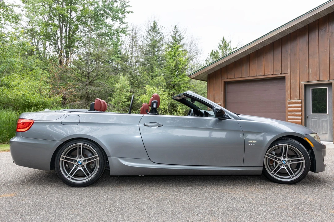 2011 BMW E93 335i Convertible - Image 17 of 31