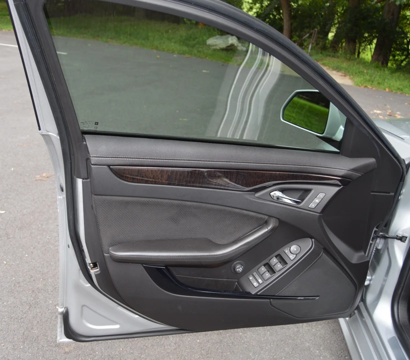 2011 Cadillac CTS-V 2nd Gen - Image 28 of 31