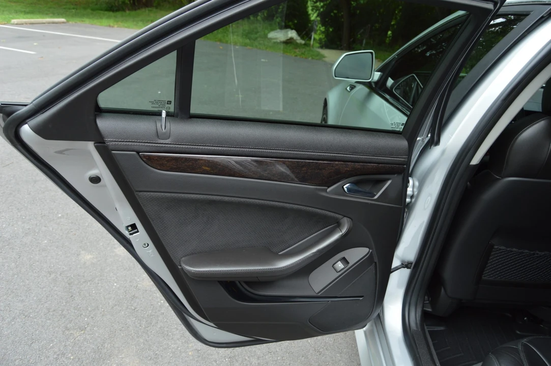 2011 Cadillac CTS-V 2nd Gen - Image 30 of 31
