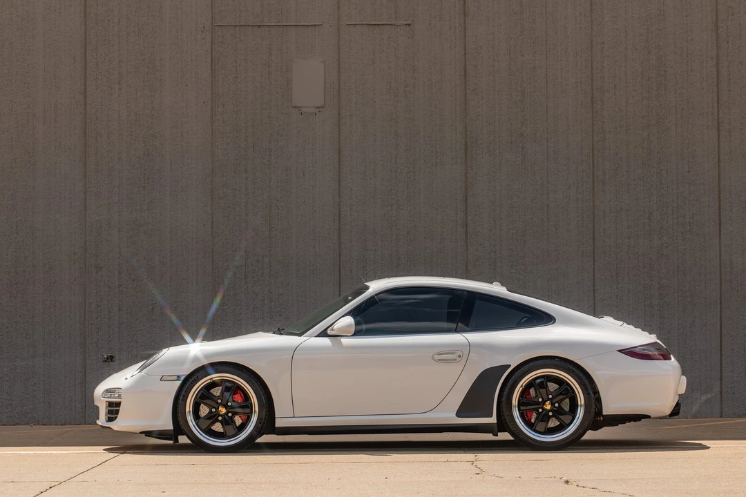 2011 Porsche 997 Carrera 4S - Image 17 of 31