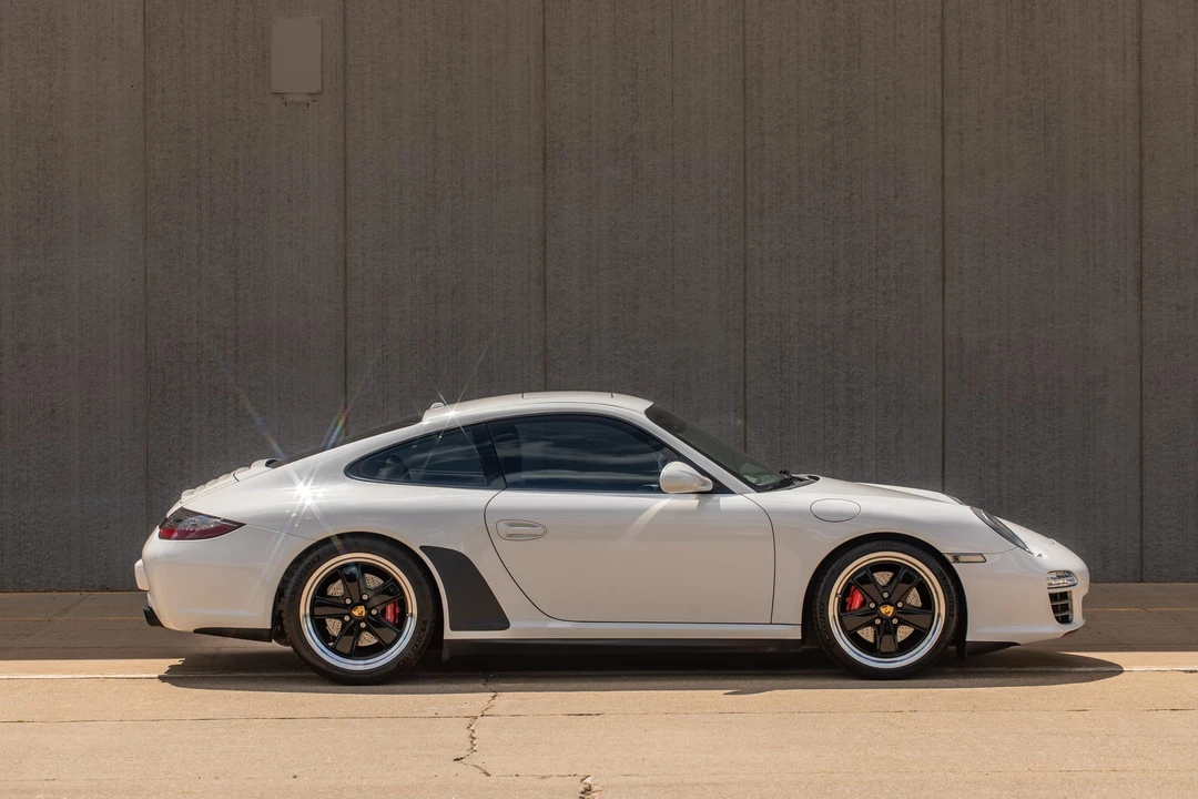 2011 Porsche 997 Carrera 4S - Image 11 of 31