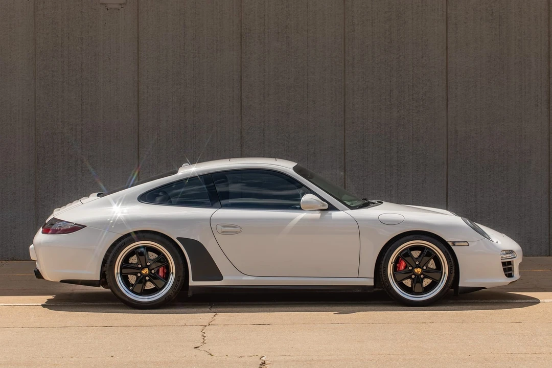 2011 Porsche 997 Carrera 4S - Image 12 of 31