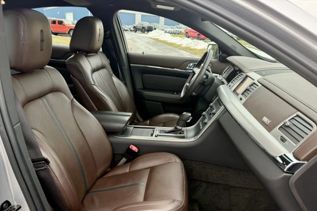 2012 Lincoln MKS - Image 4 of 7