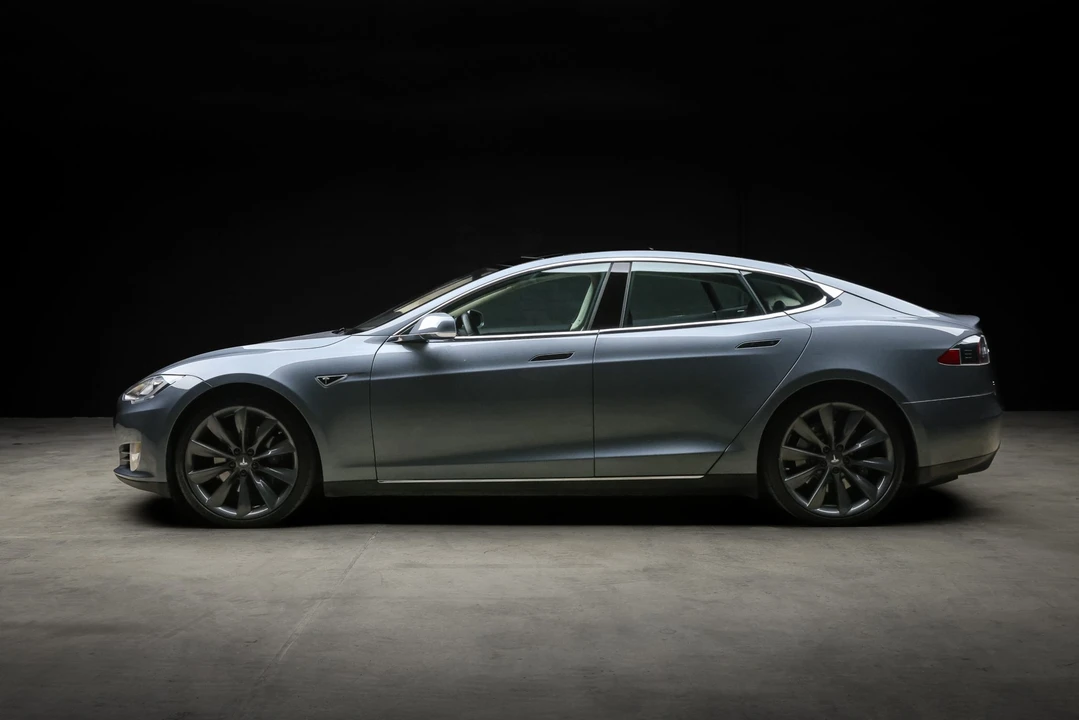 2012 Tesla Model S - Image 7 of 31