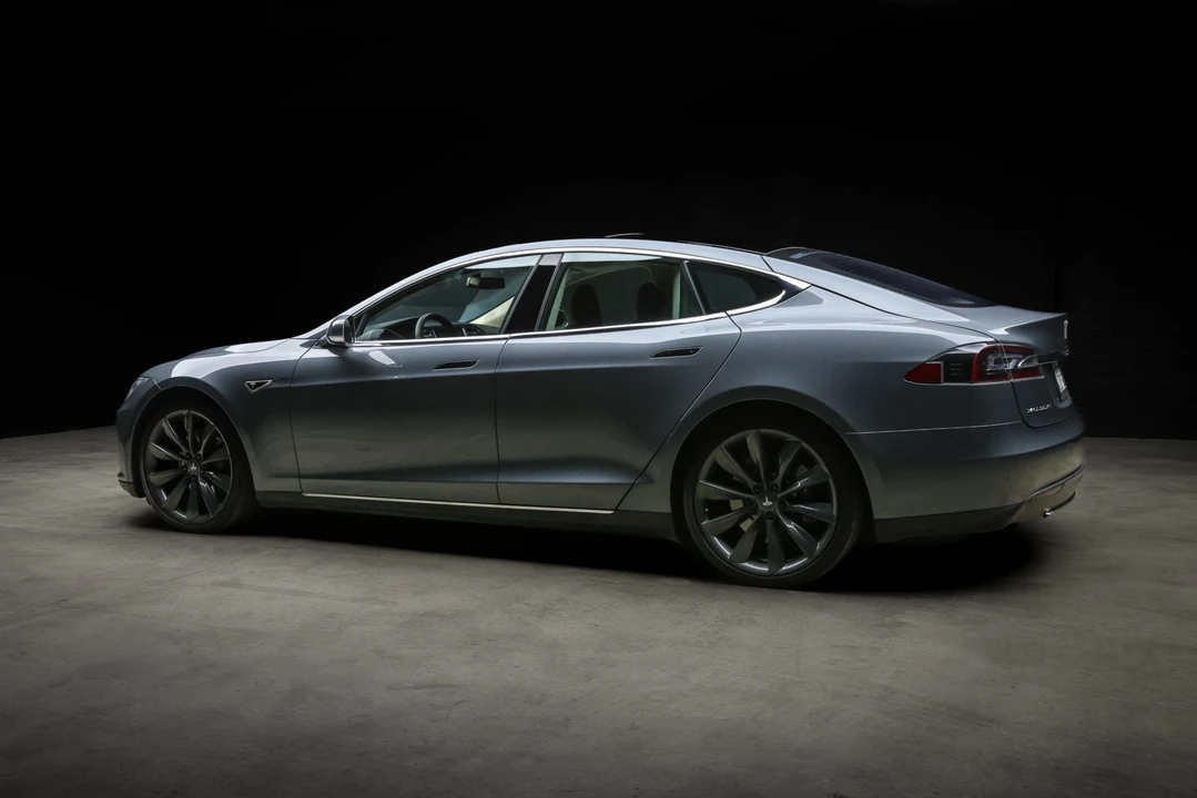 2012 Tesla Model S - Image 9 of 31