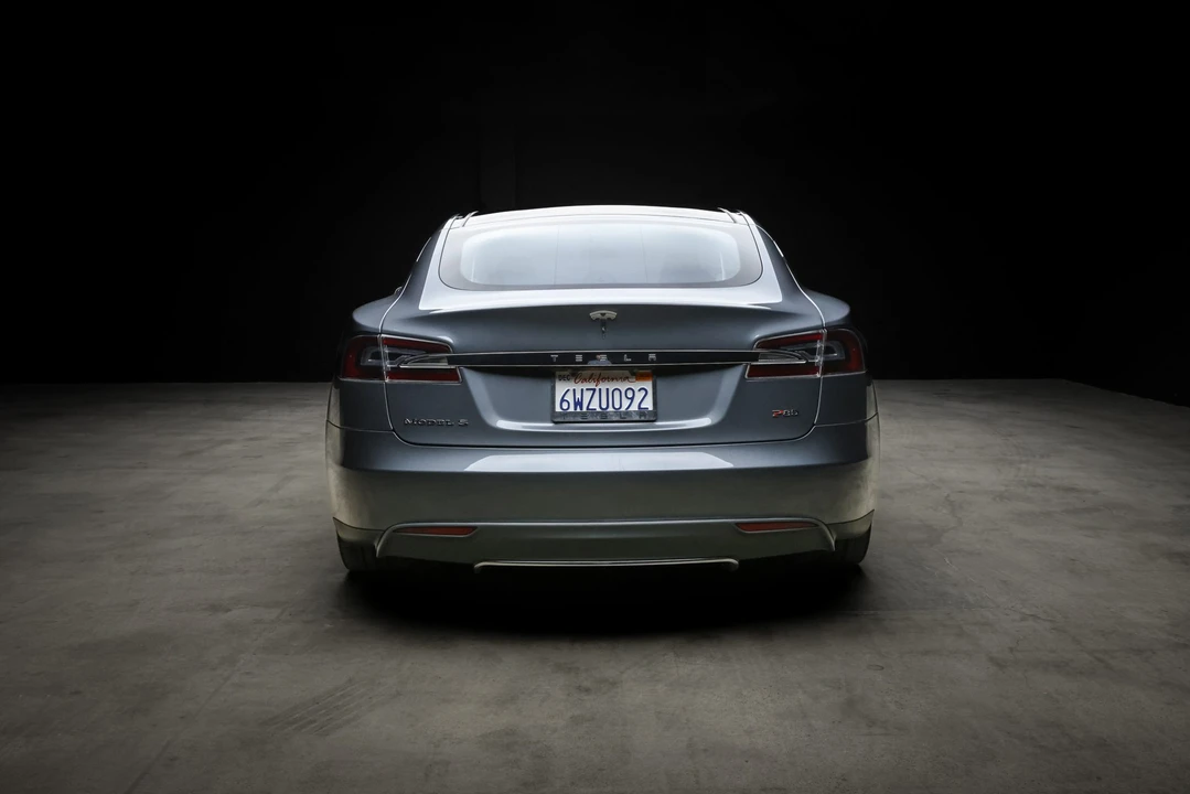 2012 Tesla Model S - Image 12 of 31