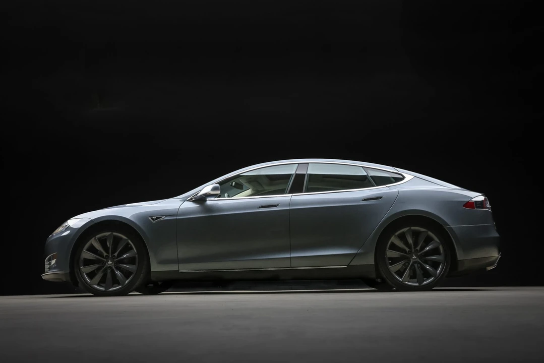2012 Tesla Model S - Image 8 of 31