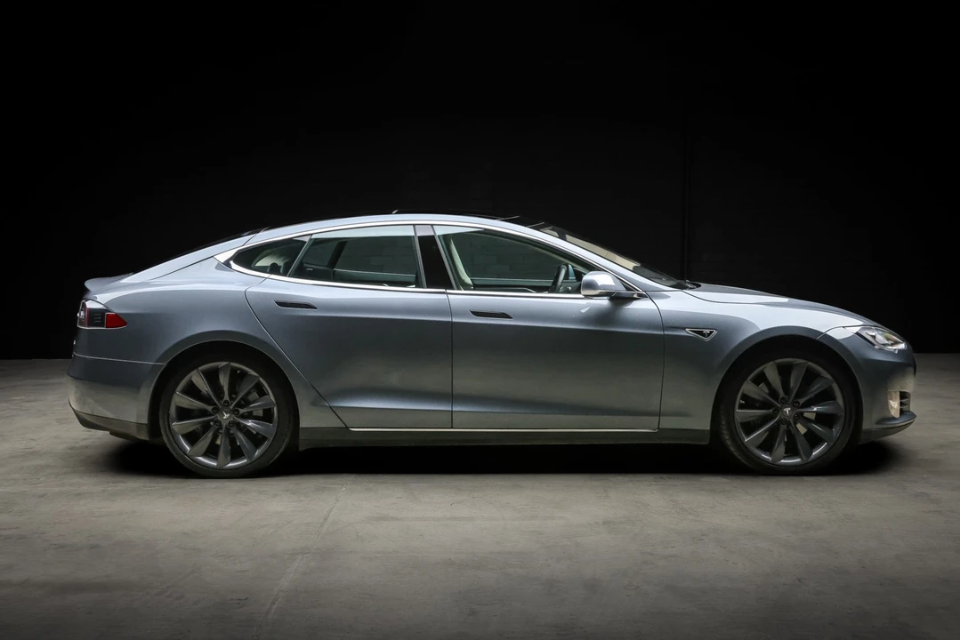 2012 Tesla Model S - Image 22 of 31