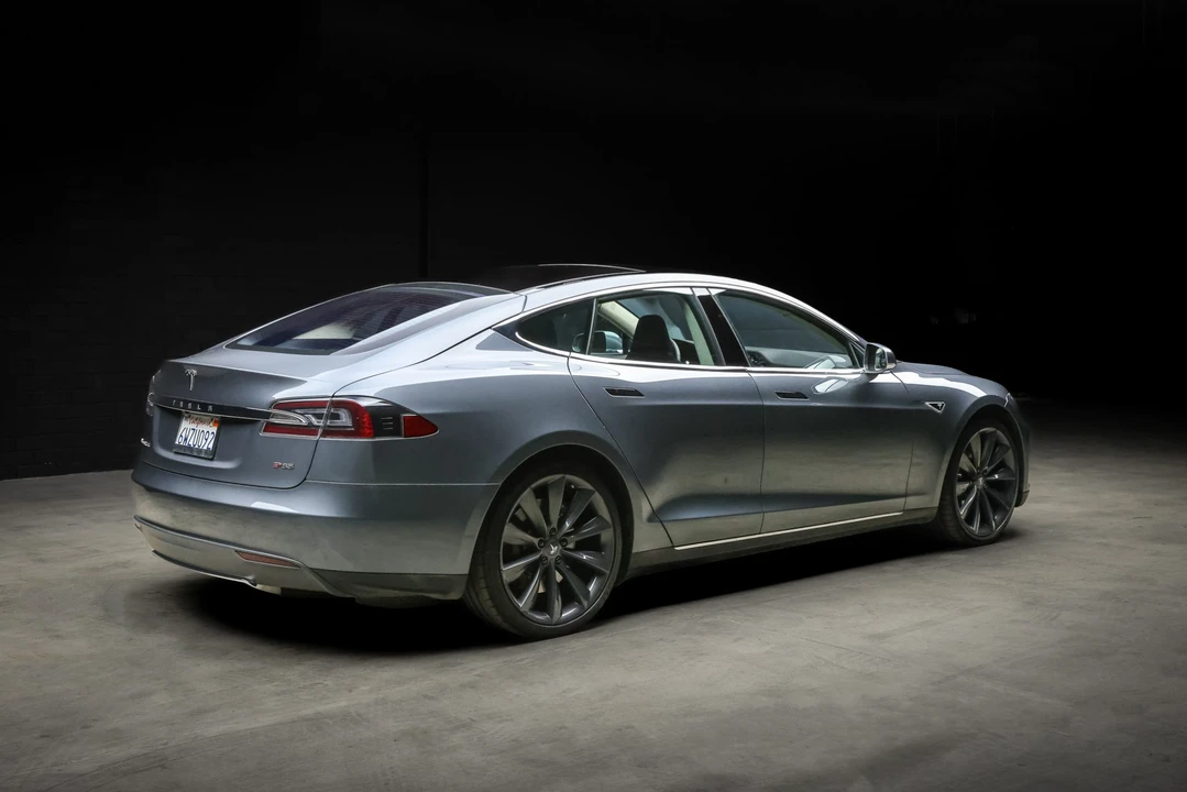 2012 Tesla Model S - Image 18 of 31