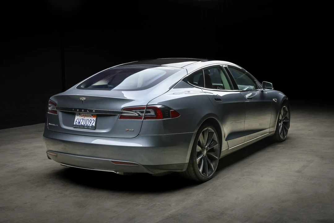 2012 Tesla Model S - Image 17 of 31