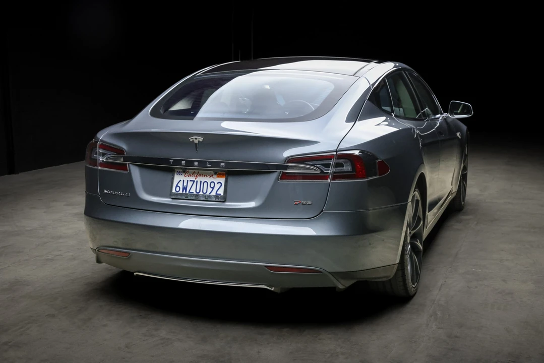 2012 Tesla Model S - Image 13 of 31