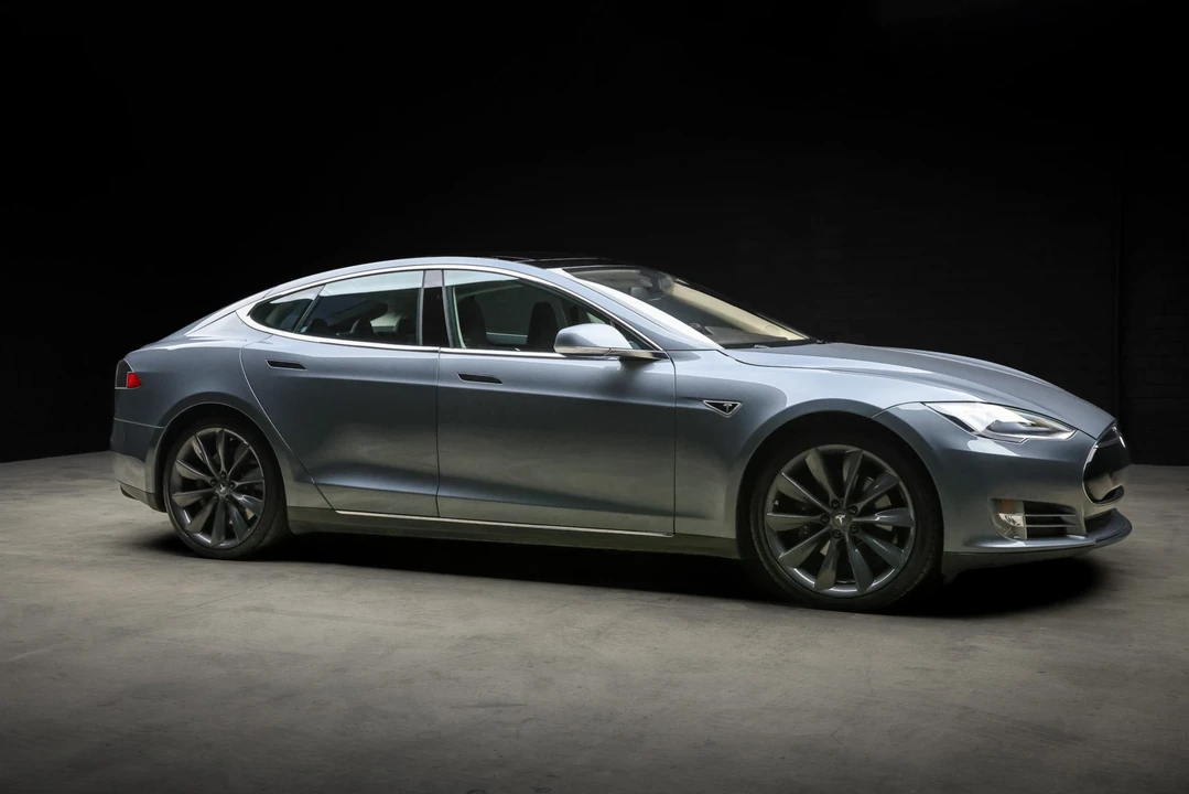 2012 Tesla Model S - Image 25 of 31