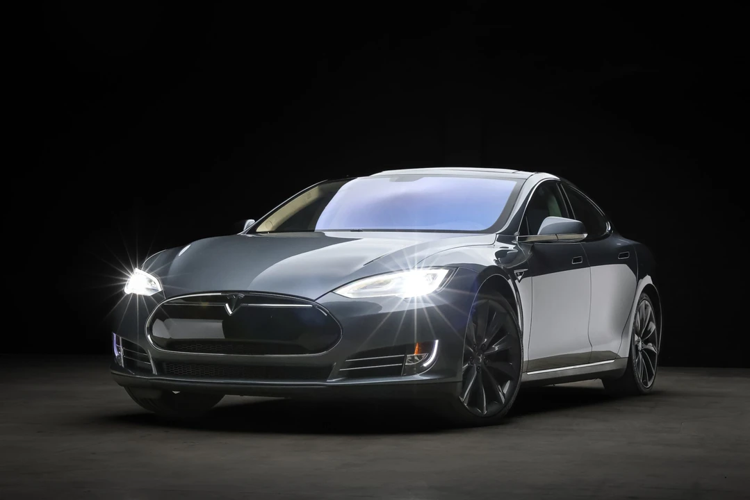 2012 Tesla Model S - Image 2 of 31