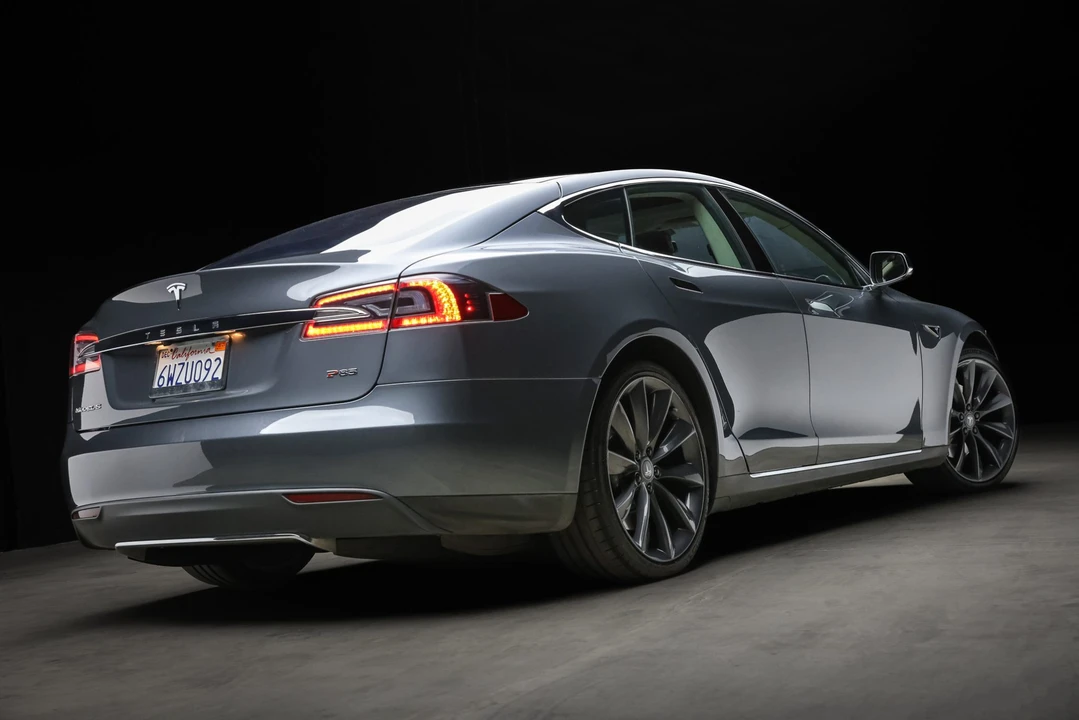 2012 Tesla Model S - Image 14 of 31