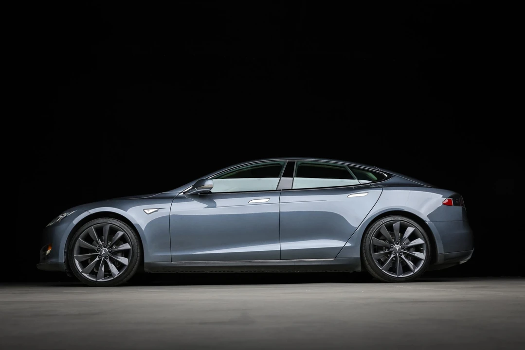 2012 Tesla Model S - Image 5 of 31