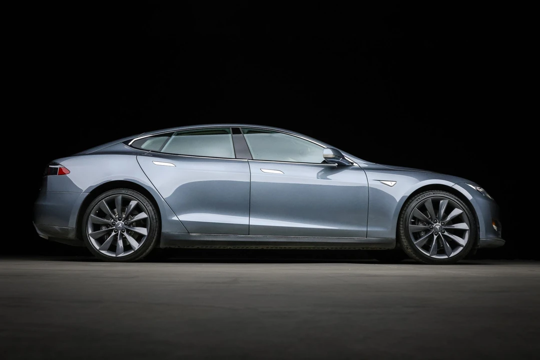 2012 Tesla Model S - Image 21 of 31