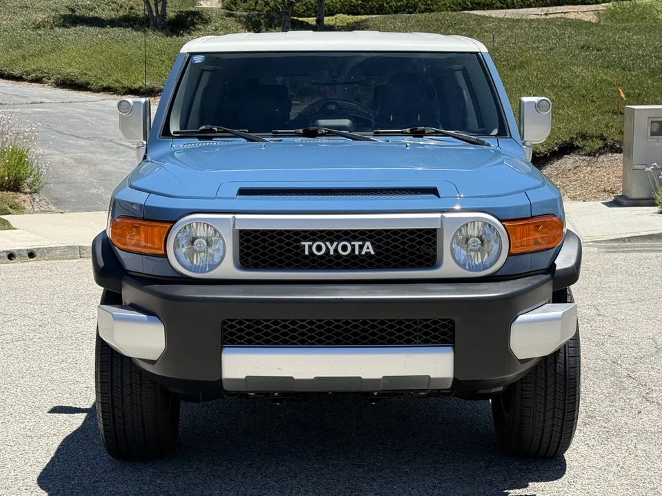 2013 Toyota FJ Cruiser - Image 26 of 31