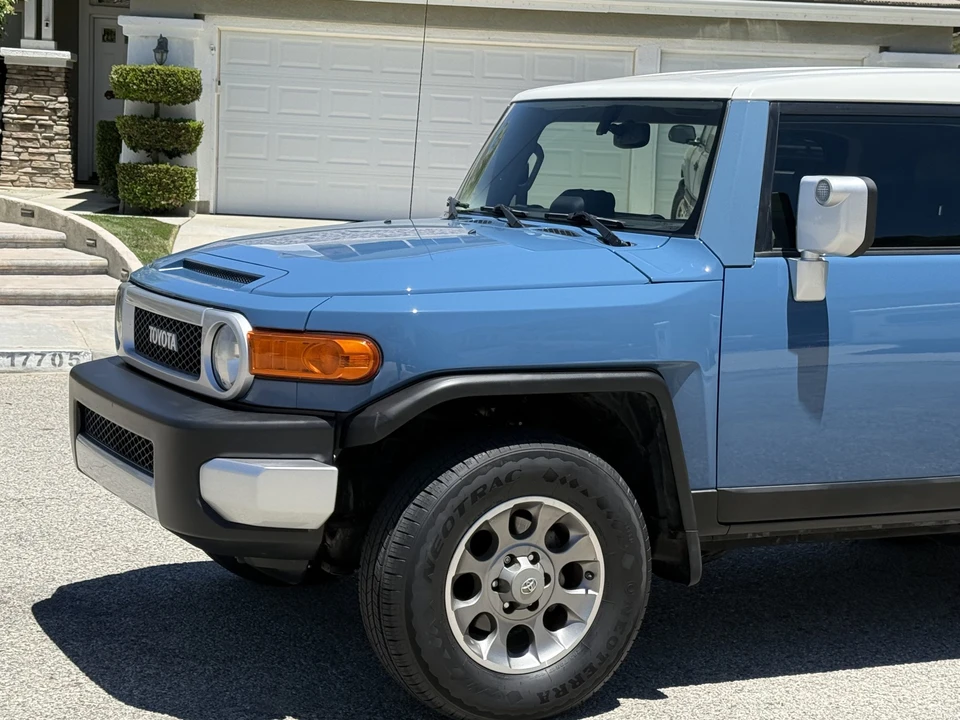 2013 Toyota FJ Cruiser - Image 30 of 31