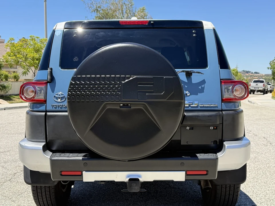 2013 Toyota FJ Cruiser - Image 16 of 31