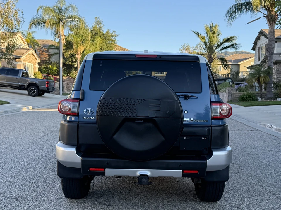 2013 Toyota FJ Cruiser - Image 15 of 31