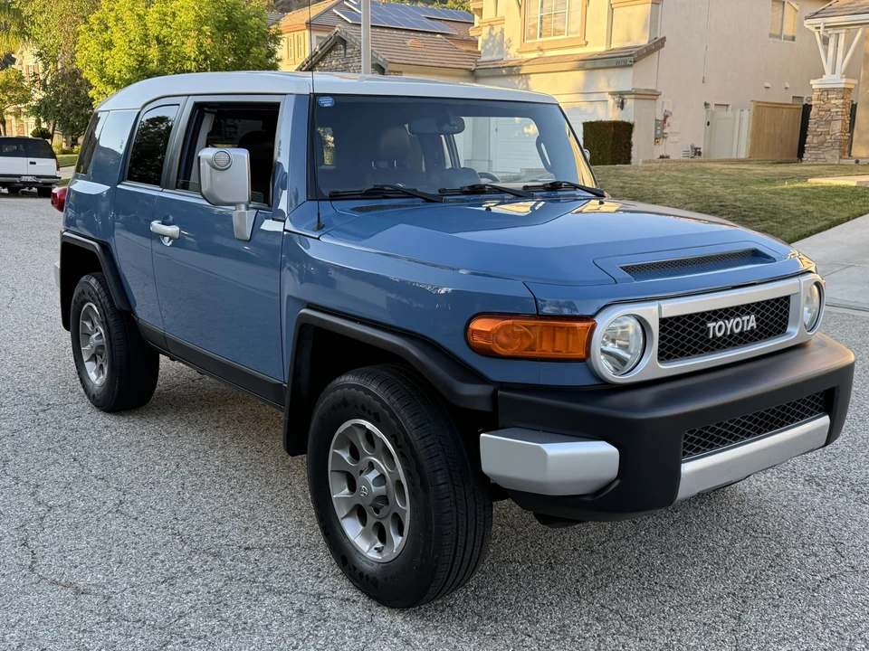 2013 Toyota FJ Cruiser - Image 23 of 31
