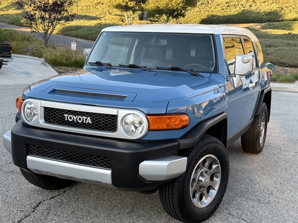 2013 Toyota FJ Cruiser - Image 5 of 31
