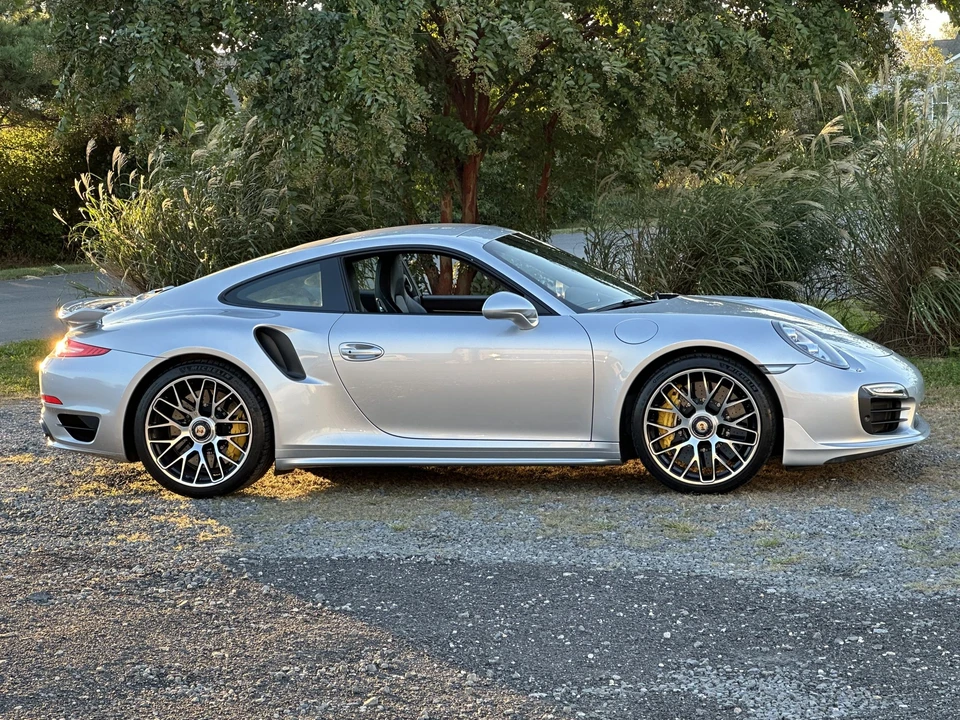 2015 Porsche 991 Turbo - Image 13 of 31
