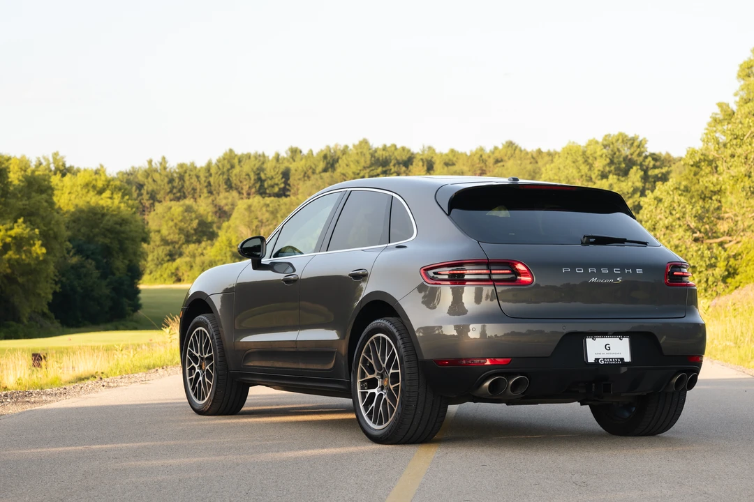 2015 Porsche Macan S - Image 8 of 31