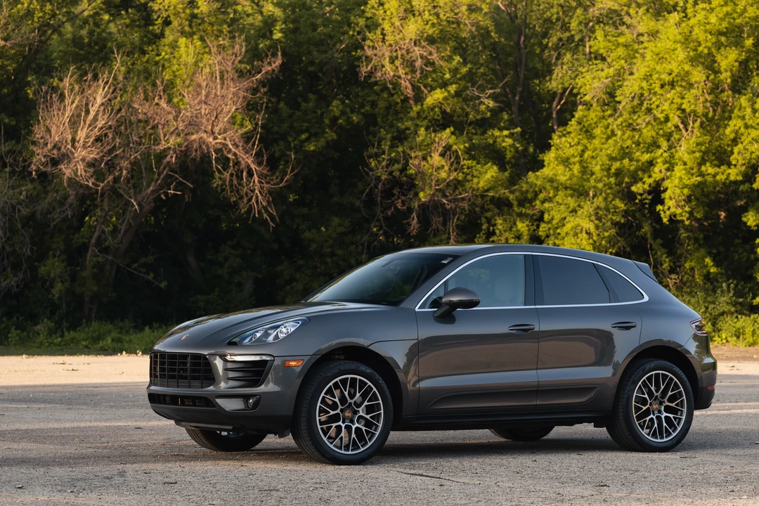 2015 Porsche Macan S - Image 18 of 31