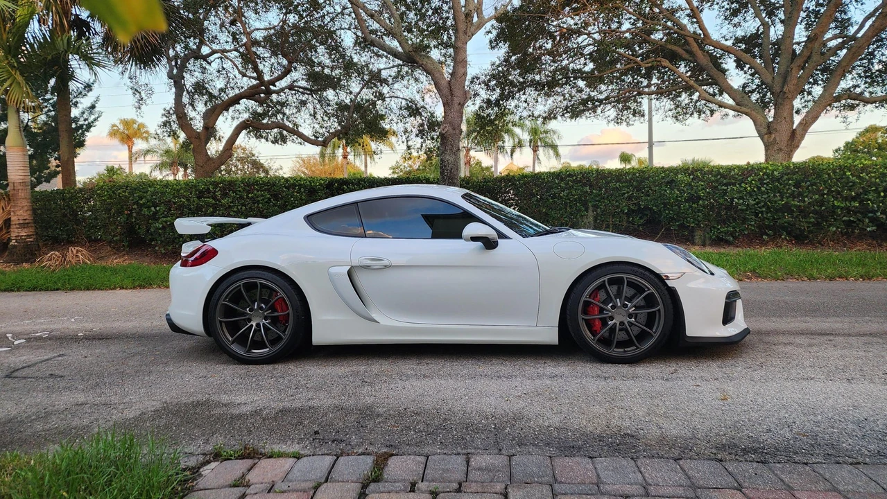 2016 Porsche 981 Cayman GT4 - Image 10 of 31