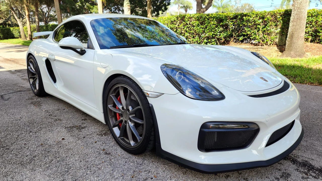2016 Porsche 981 Cayman GT4 - Image 6 of 31