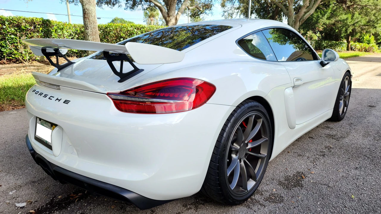 2016 Porsche 981 Cayman GT4 - Image 12 of 31