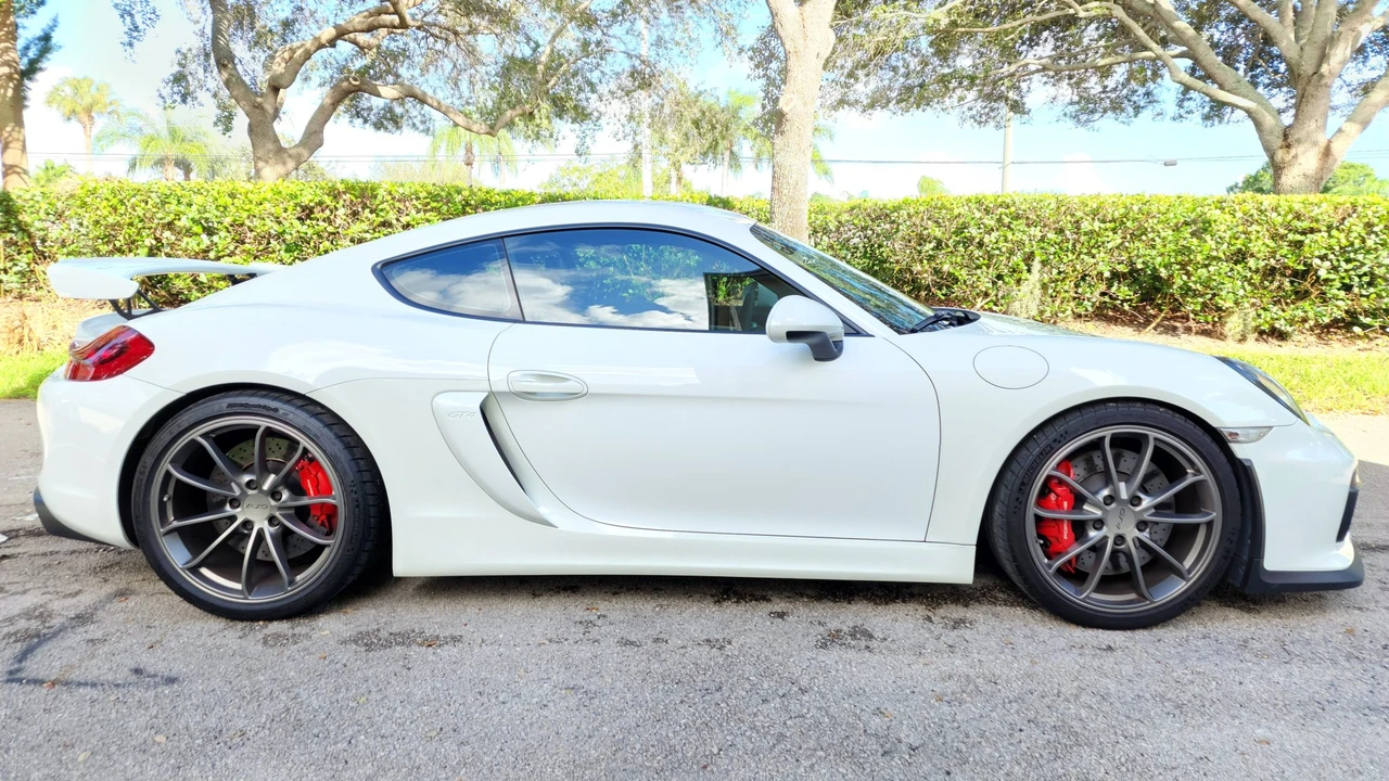 2016 Porsche 981 Cayman GT4 - Image 11 of 31