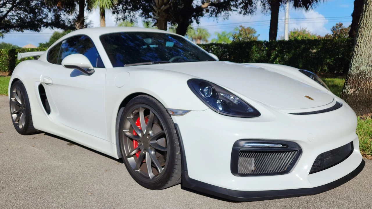 2016 Porsche 981 Cayman GT4 - Image 8 of 31