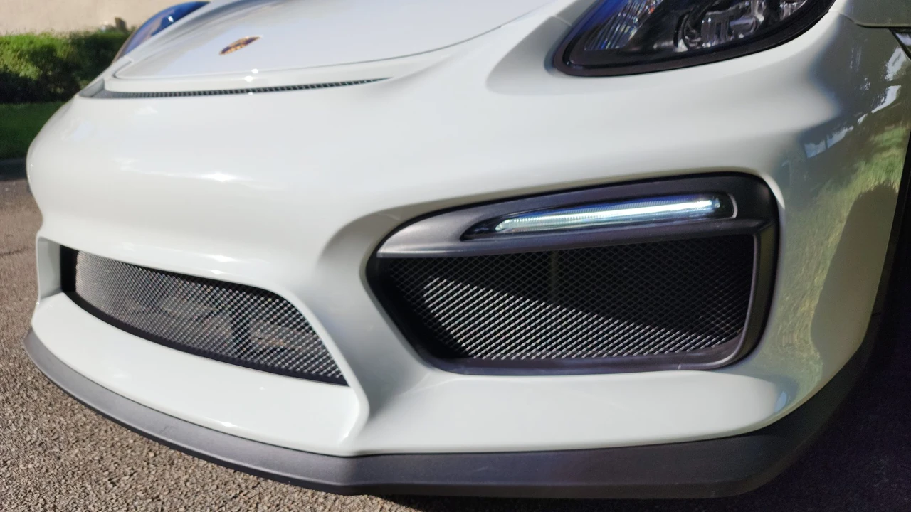 2016 Porsche 981 Cayman GT4 - Image 28 of 31