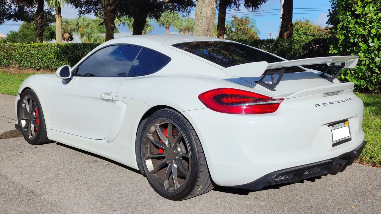 2016 Porsche 981 Cayman GT4 - Image 19 of 31