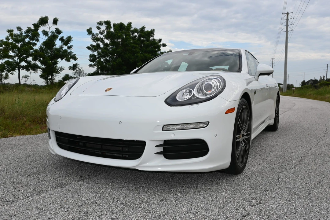 2016 Porsche 970 Panamera - Image 9 of 31