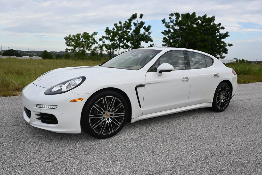 2016 Porsche 970 Panamera - Image 3 of 31