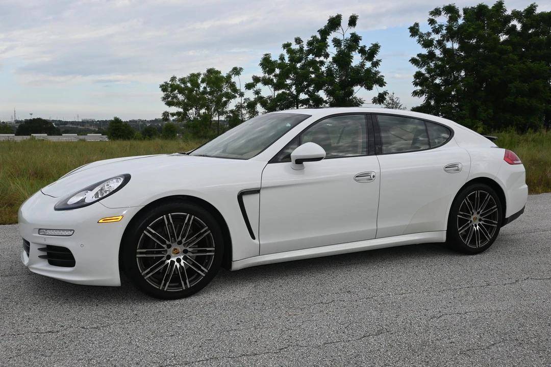 2016 Porsche 970 Panamera - Image 2 of 31